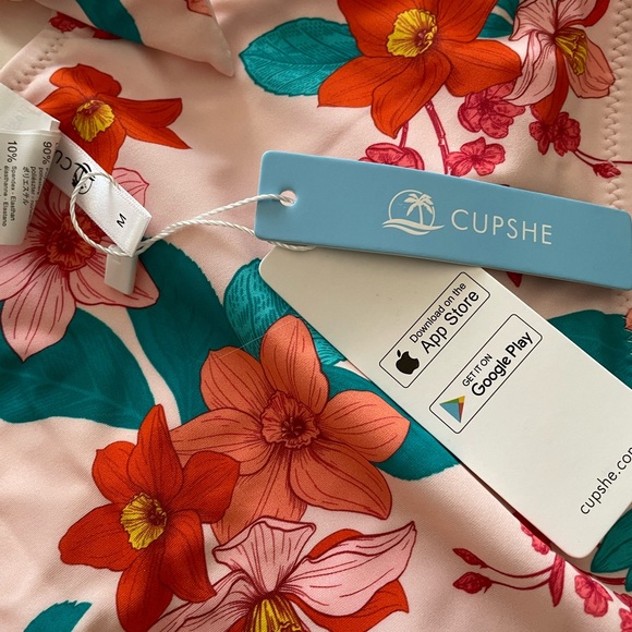 Floral Cupshe bathing suit - Picture 6 of 7